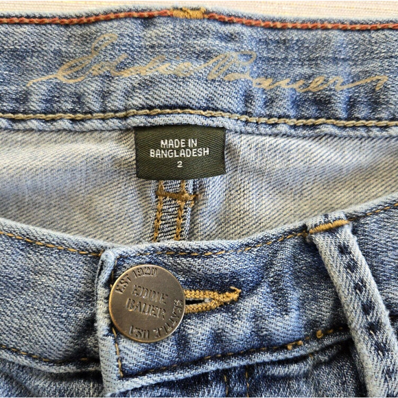 Eddie Bauer Jeans Womens 2 Button Fly Straight Distressed Embroidery Boho Y2K - Picture 9 of 12
